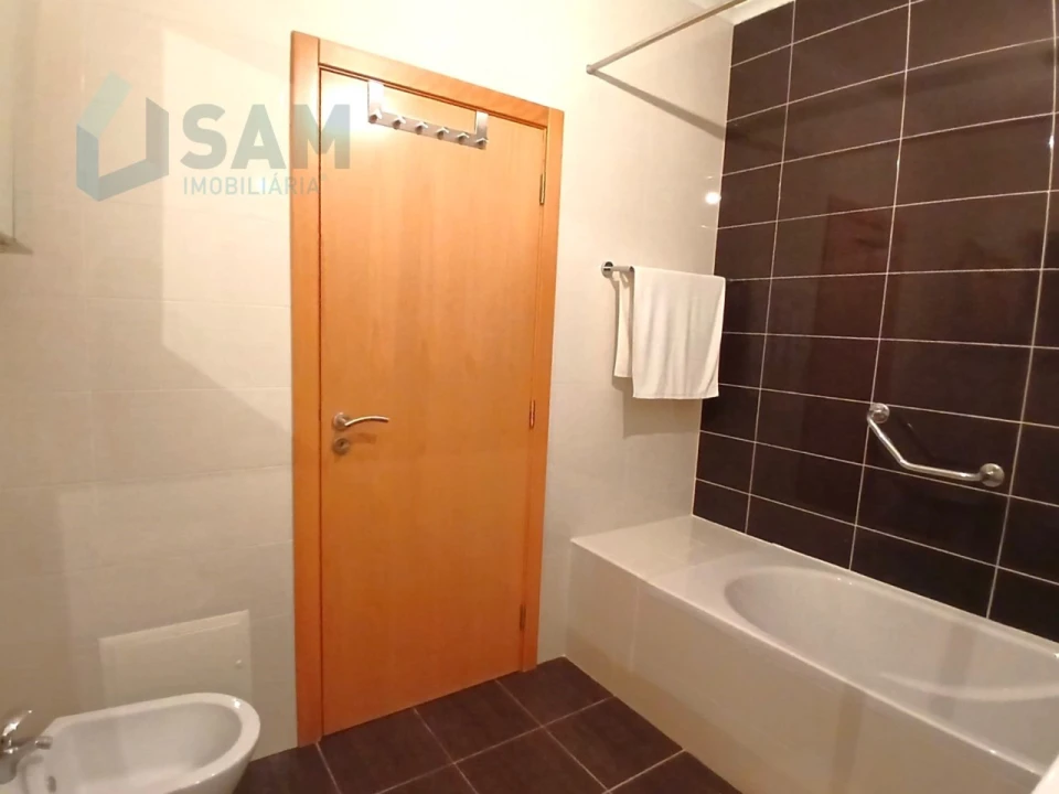 Apartamento T3 para Venda em São Martinho do Porto Foto 14