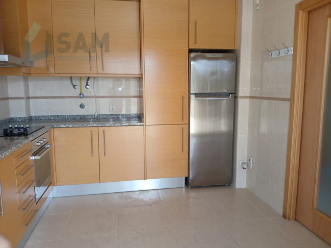 Apartamento T3 para Venda em São Martinho do Porto Foto 9