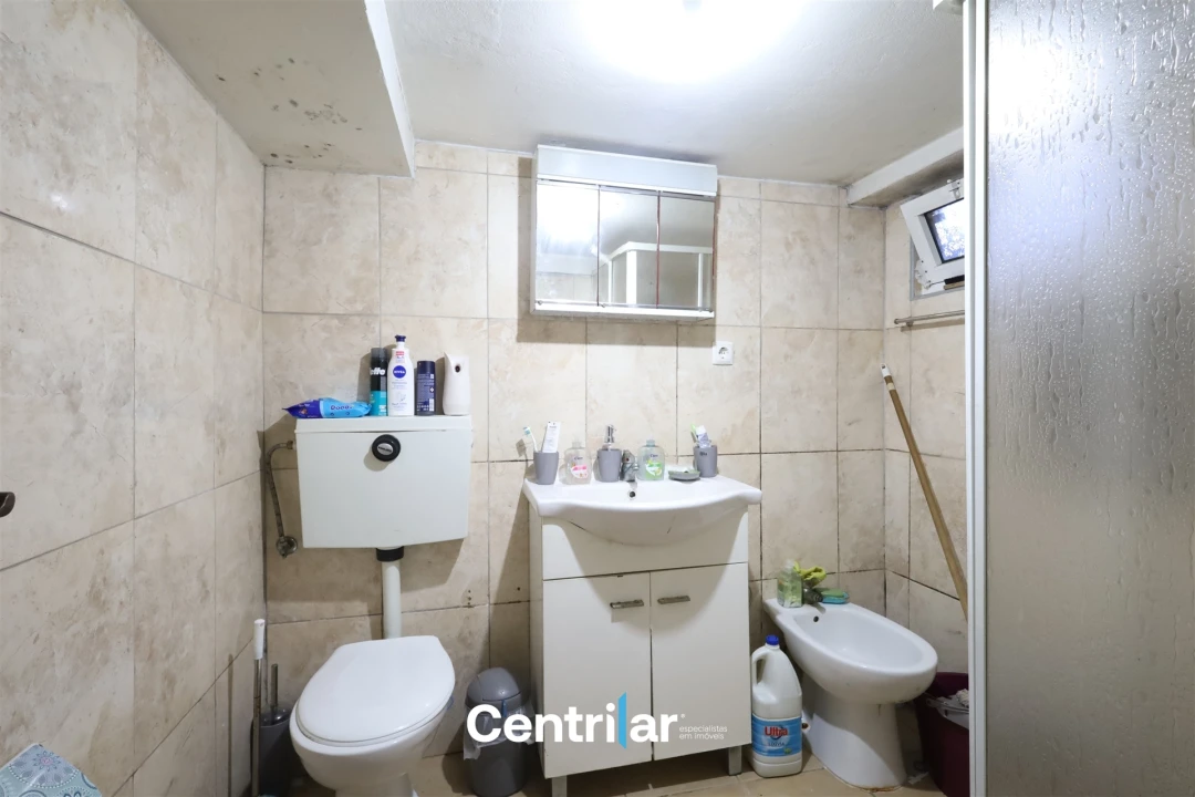 Moradia T4 para Venda em Tavares (Chãs, Várzea e Travanca) Foto 8