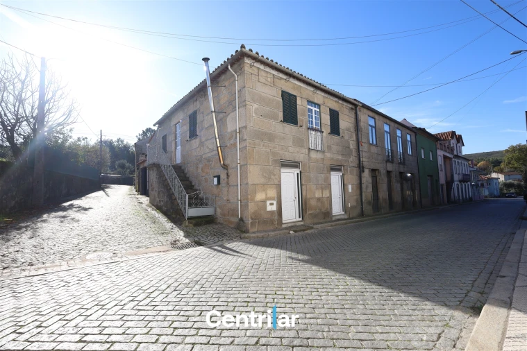 Moradia T4 para Venda em Tavares (Chãs, Várzea e Travanca) Foto 18