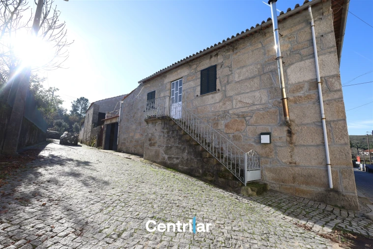 Moradia T4 para Venda em Tavares (Chãs, Várzea e Travanca) Foto 17