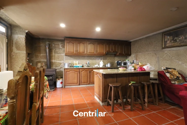 Moradia T4 para Venda em Tavares (Chãs, Várzea e Travanca) Foto 2