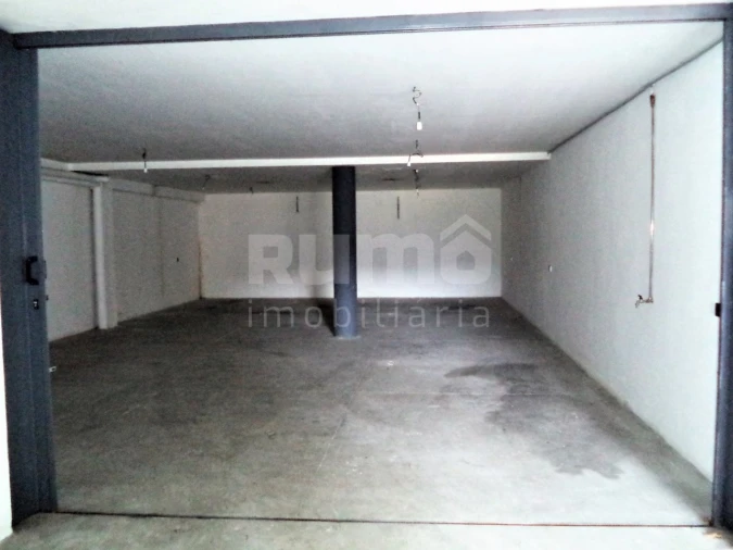 Armazém para Venda em Santa Marta de Portuzelo Foto 1