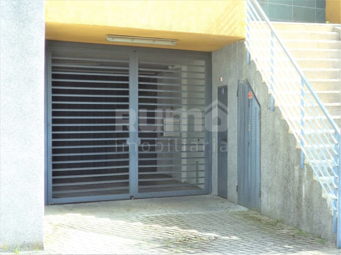 Armazém para Venda em Santa Marta de Portuzelo Foto 2