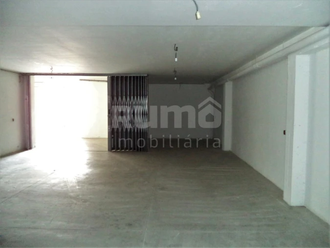 Armazém para Venda em Santa Marta de Portuzelo Foto 3