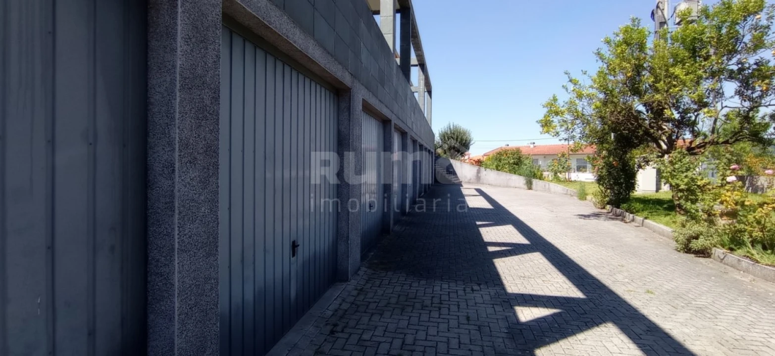 Armazém para Venda em Santa Marta de Portuzelo Foto 3