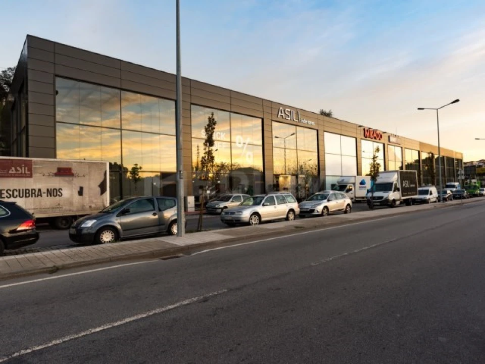 Loja para Venda em Antas e Abade de Vermoim Foto 2