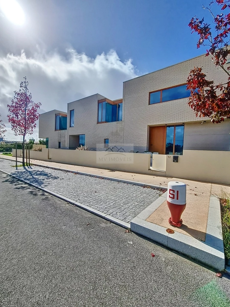 Moradia T4 para Venda em Esgueira Foto 4