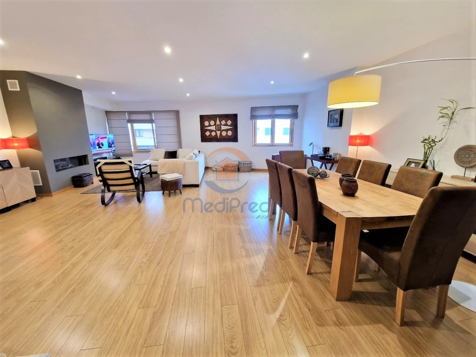 Apartamento T4 para Venda em Loures Foto 5