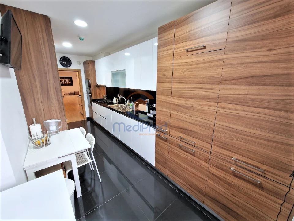 Apartamento T4 para Venda em Loures Foto 11