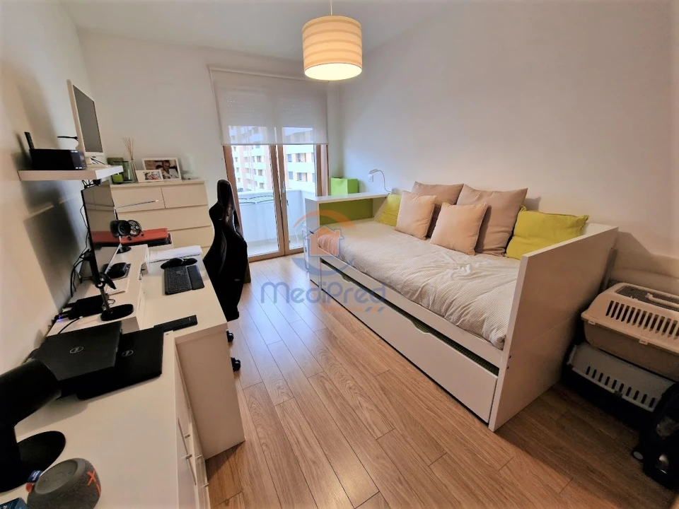 Apartamento T4 para Venda em Loures Foto 24