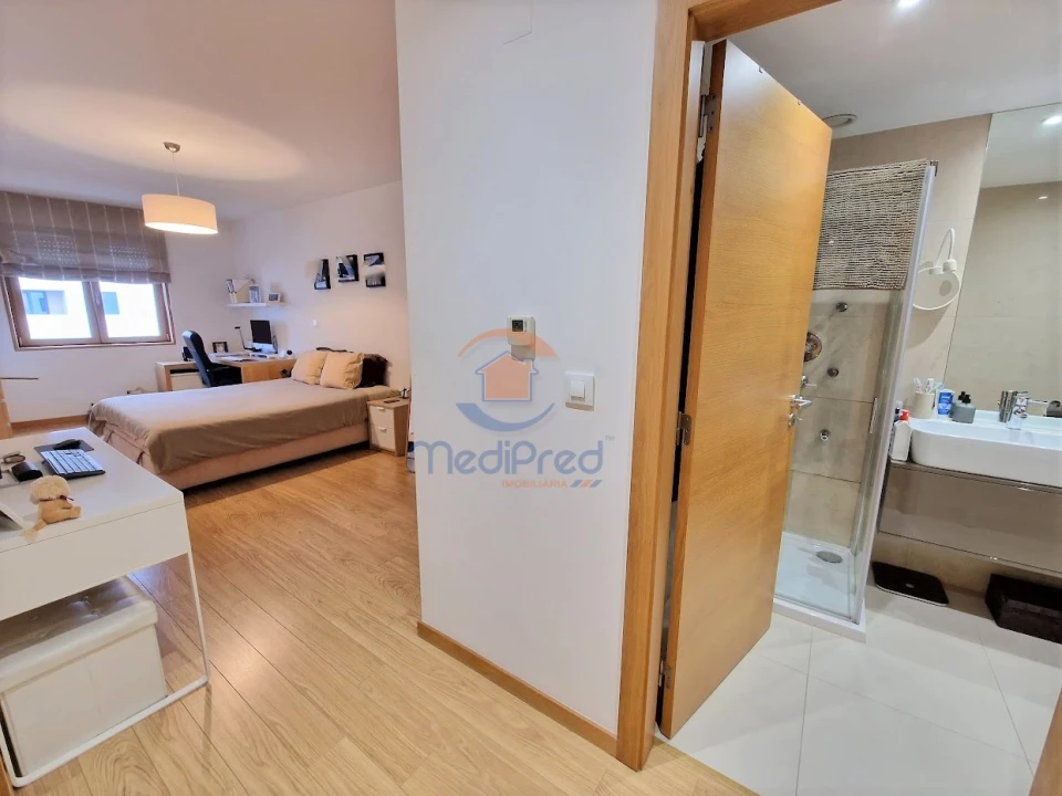 Apartamento T4 para Venda em Loures Foto 36