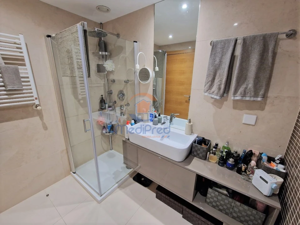 Apartamento T4 para Venda em Loures Foto 40