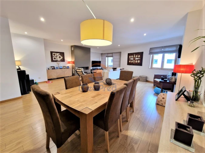 Apartamento T4 para Venda em Loures Foto 6