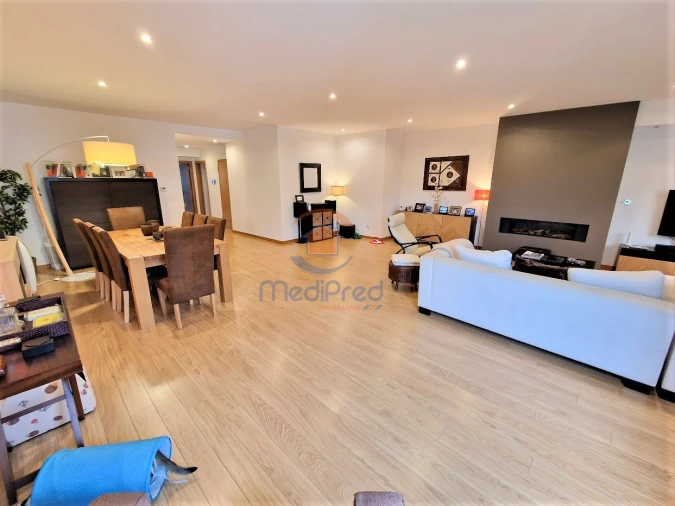 Apartamento T4 para Venda em Loures Foto 8