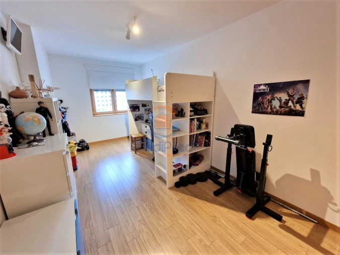 Apartamento T4 para Venda em Loures Foto 29