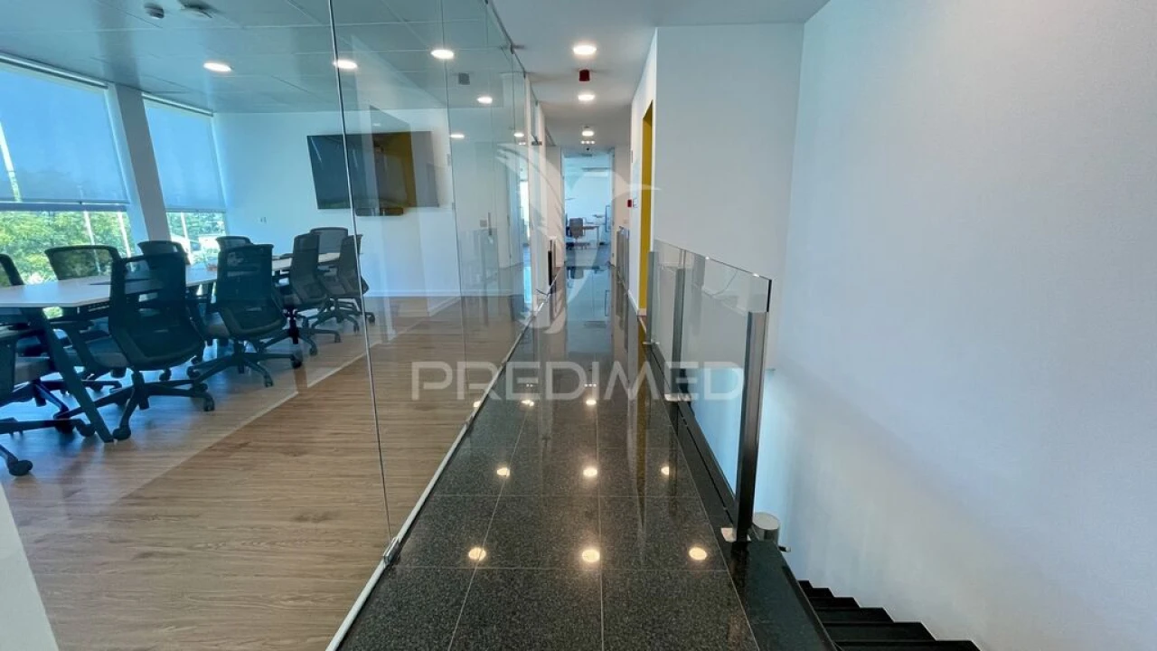 Armazém para Venda em Seixal, Arrentela e Aldeia de Paio Pires Foto 20