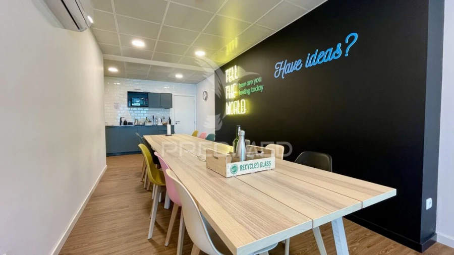 Armazém para Venda em Seixal, Arrentela e Aldeia de Paio Pires Foto 16