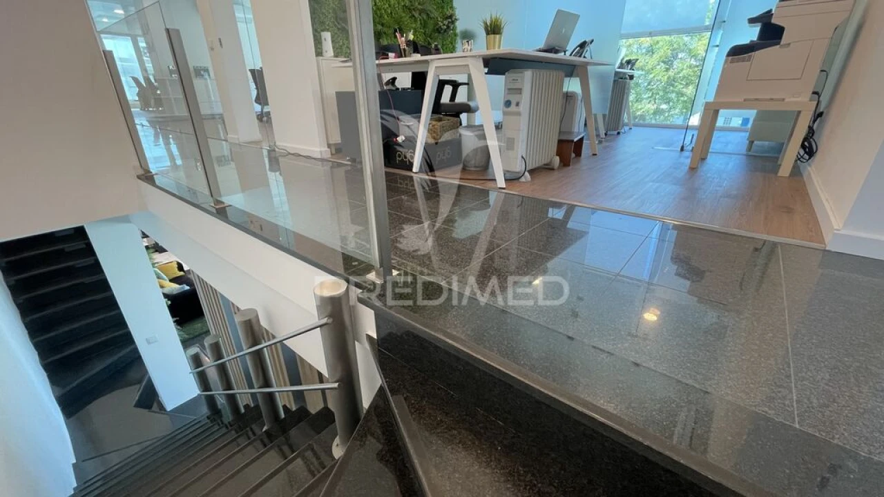 Armazém para Venda em Seixal, Arrentela e Aldeia de Paio Pires Foto 10