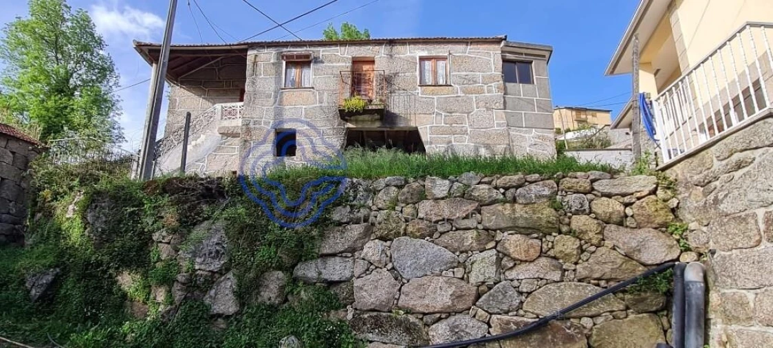 Moradia T5 para Venda em Bustelo, Carneiro e Carvalho de Rei Foto 3