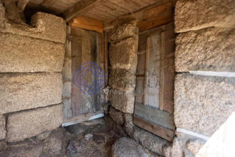 Moradia T5 para Venda em Bustelo, Carneiro e Carvalho de Rei Foto 7