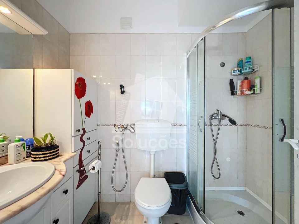 Apartamento T3 para Venda em Portimão Foto 9
