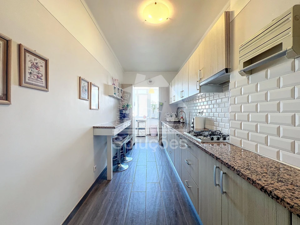 Apartamento T3 para Venda em Portimão Foto 4