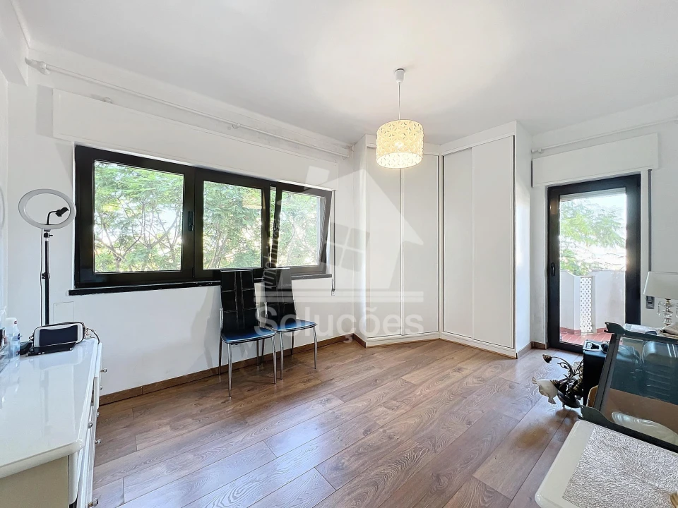 Apartamento T3 para Venda em Portimão Foto 6