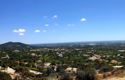 Moradia T4 para Venda em Santa Barbara de Nexe