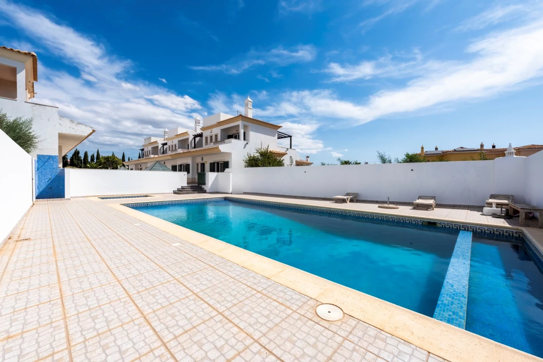 Moradia T3 para Venda em Almancil Foto 38