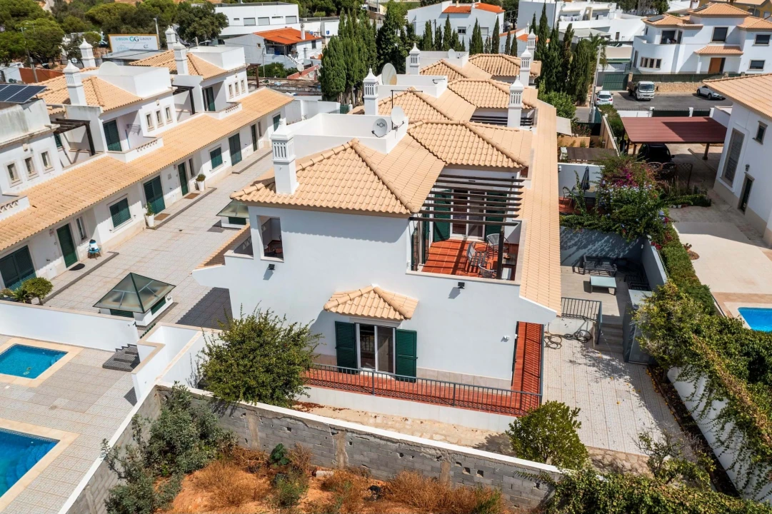 Moradia T3 para Venda em Almancil Foto 42