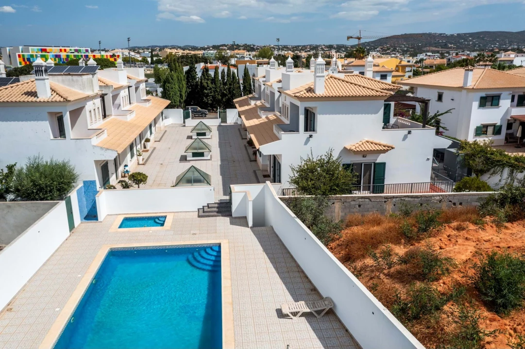 Moradia T3 para Venda em Almancil Foto 2