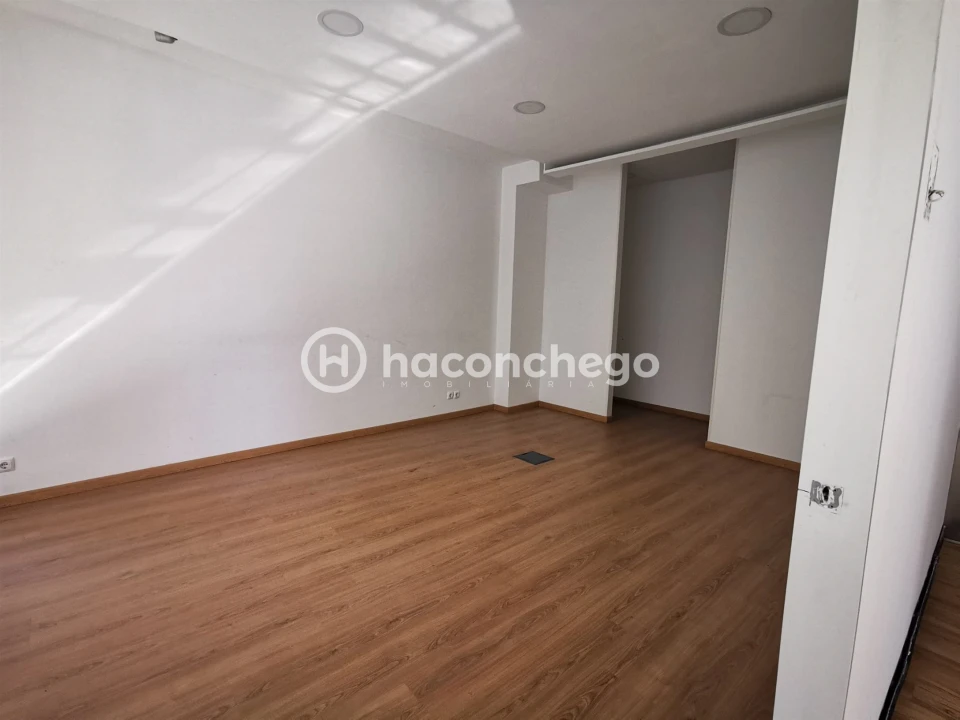 Loja para Arrendamento em Barcelos, V.Boa, V.Frescainha Foto 6