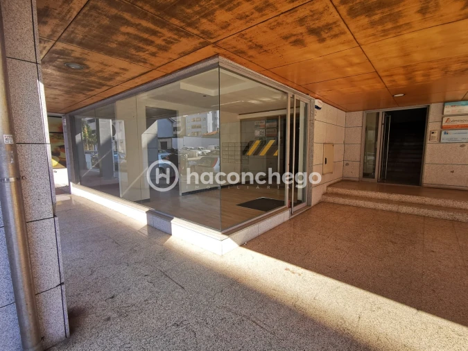 Loja para Arrendamento em Barcelos, V.Boa, V.Frescainha Foto 2