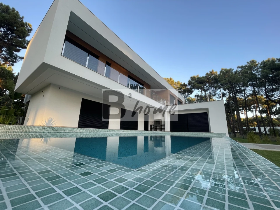 Moradia T5 para Venda em Charneca de Caparica e Sobreda Foto 15