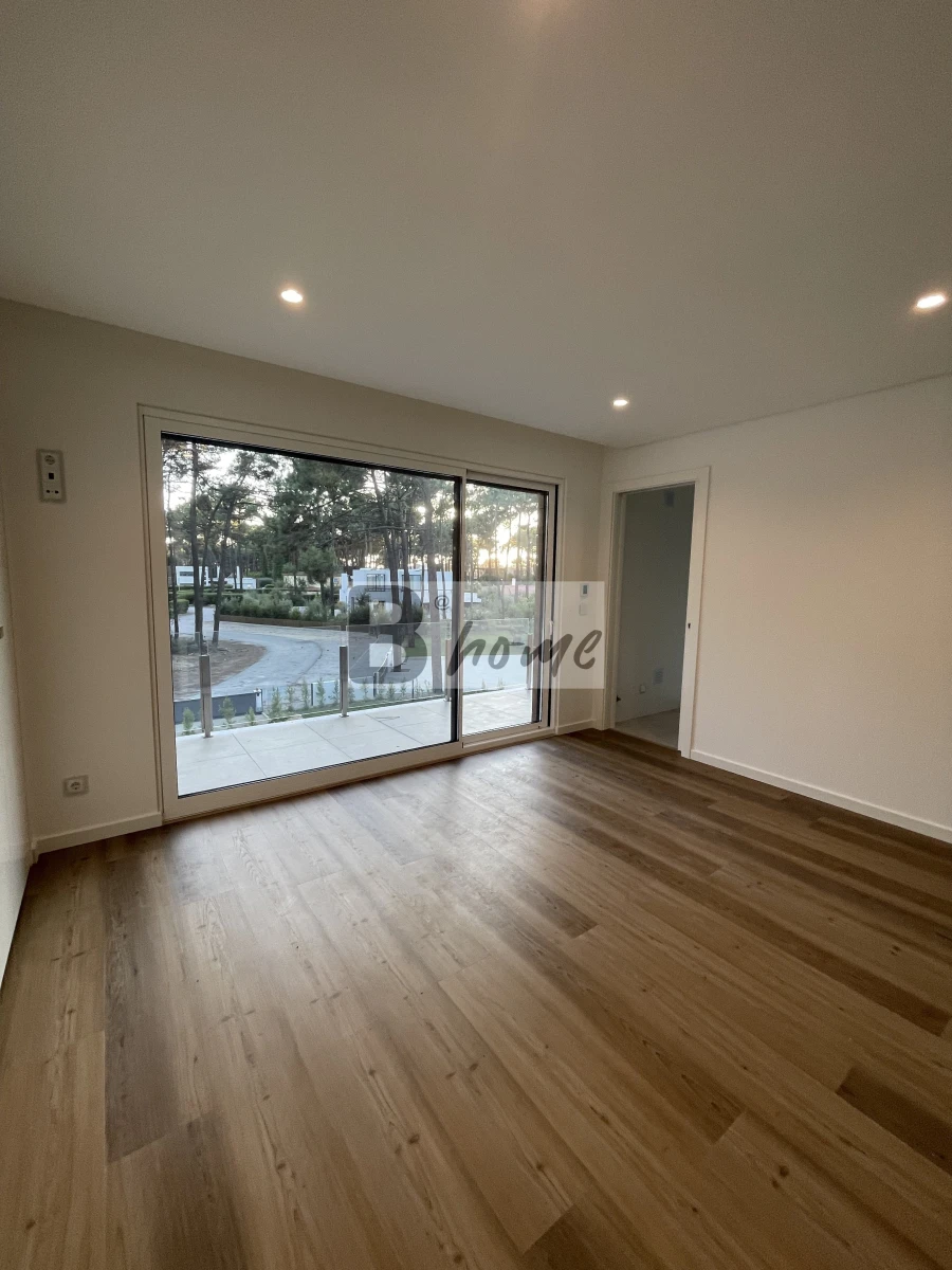 Moradia T5 para Venda em Charneca de Caparica e Sobreda Foto 5