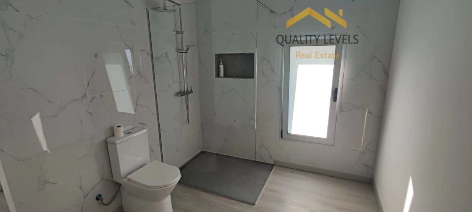 Moradia T3 para Venda em Prazeres Foto 16