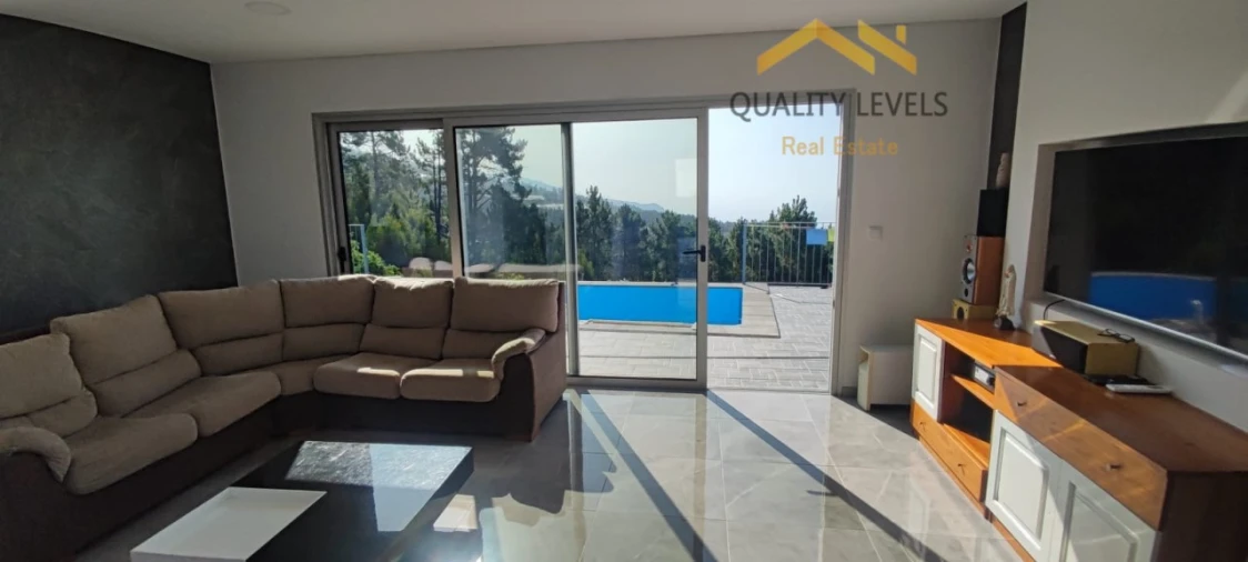 Moradia T3 para Venda em Prazeres Foto 6