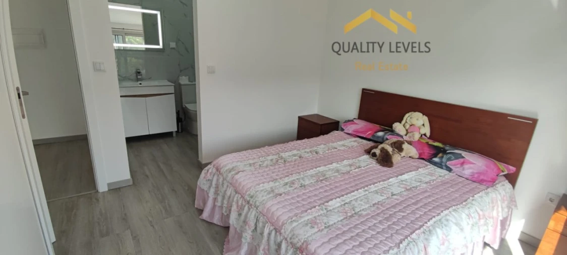 Moradia T3 para Venda em Prazeres Foto 10