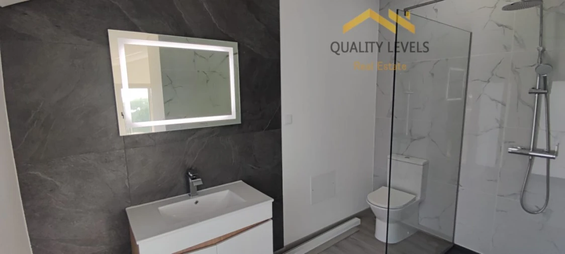 Moradia T3 para Venda em Prazeres Foto 15