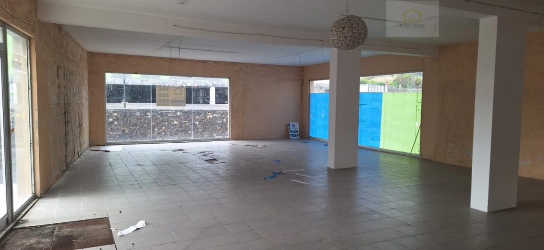 Loja para Arrendamento em Vila Franca do Campo (São Pedro) Foto 10