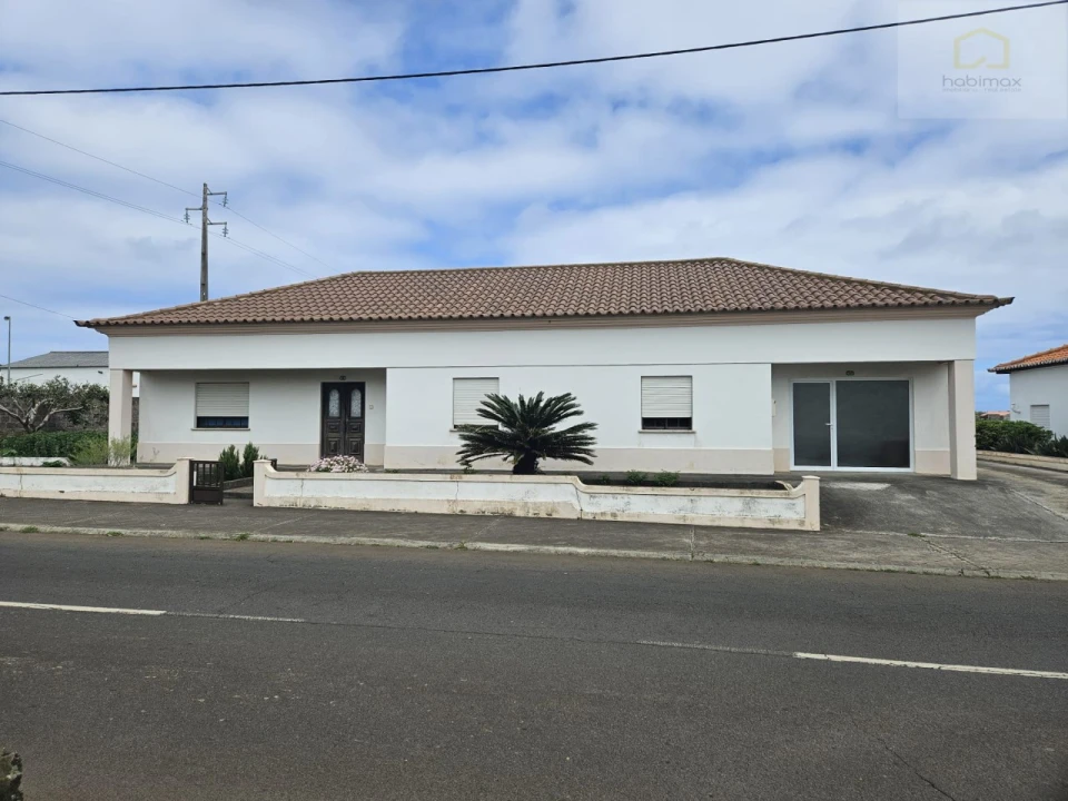 Moradia T8 para Venda em Santa Cruz da Graciosa Foto 2