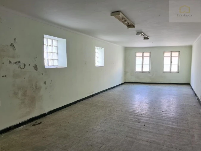 Moradia T3 para Venda em Angra (Nossa Senhora da Conceição) Foto 3