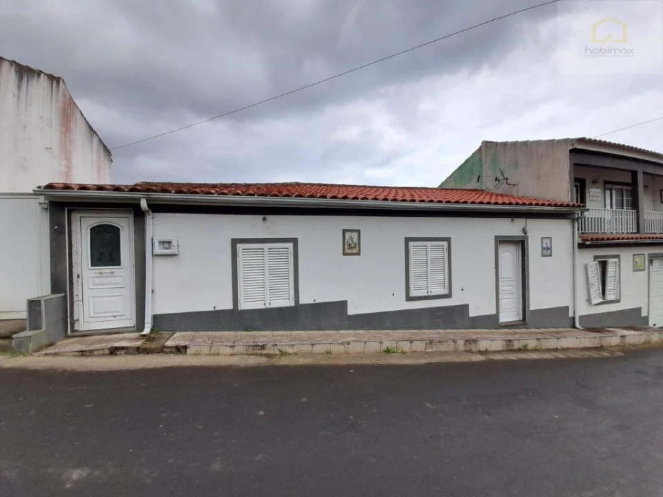 Moradia T3 para Venda em Maia Foto 1