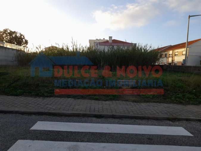 Terreno para Venda em Peniche Foto 3