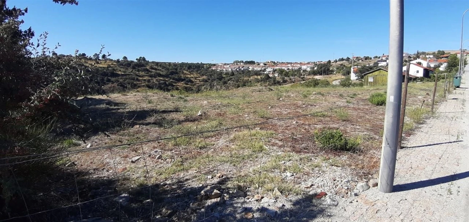 Terreno para Venda em Miranda do Douro Foto 7