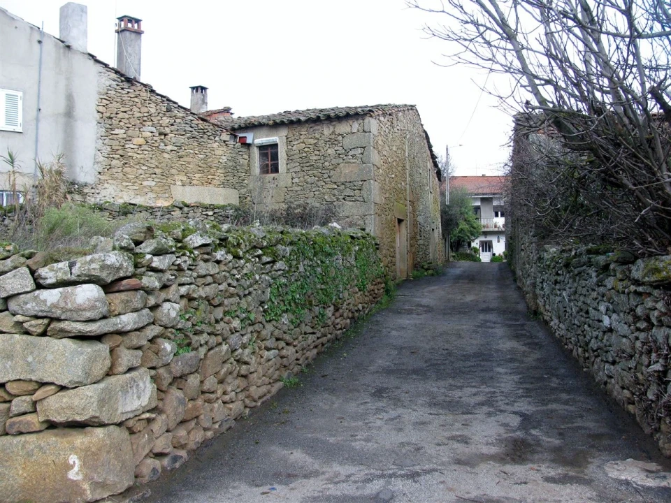 Moradia T0 para Venda em Duas Igrejas Foto 19