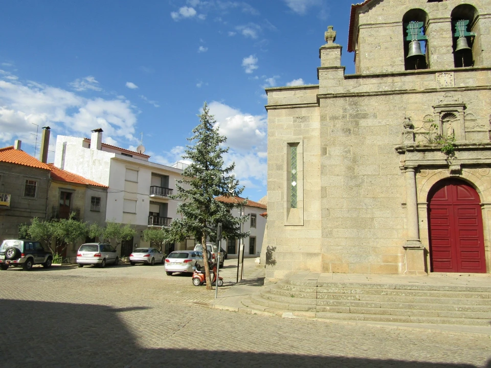 Loja para Arrendamento em Sendim e Atenor Foto 9