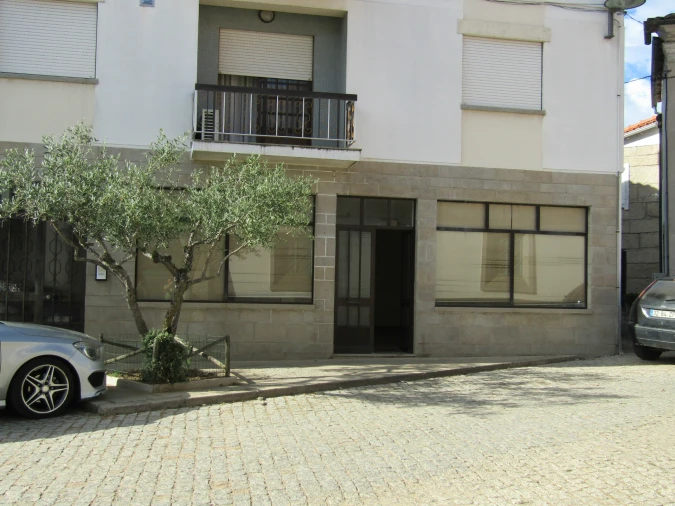 Loja para Arrendamento em Sendim e Atenor