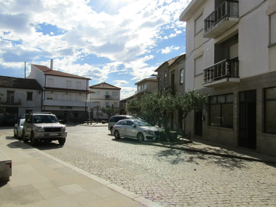 Loja para Arrendamento em Sendim e Atenor Foto 8